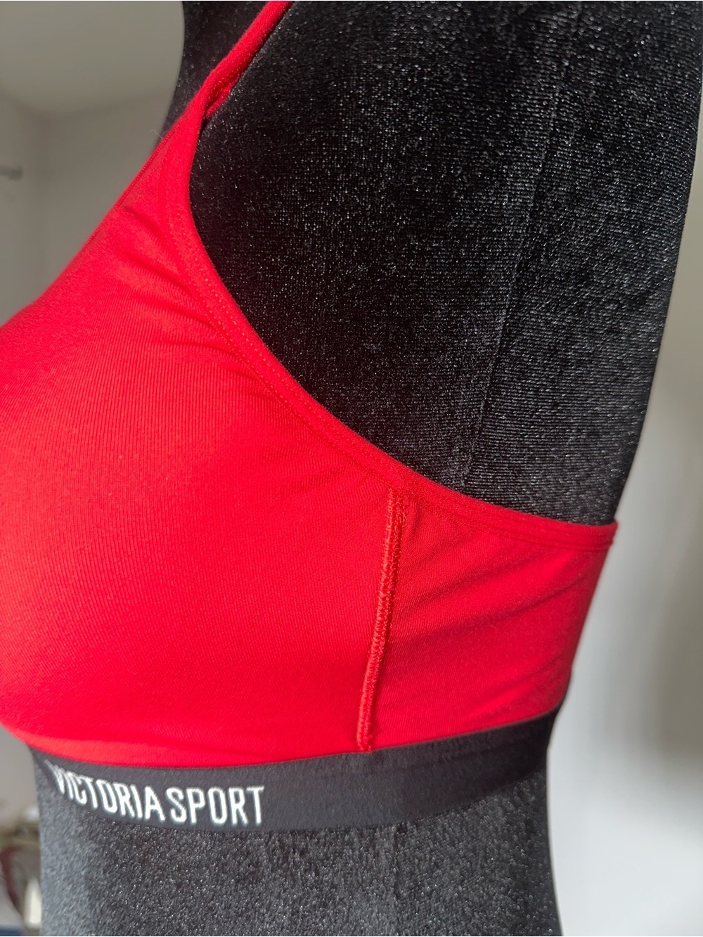Victoria Secret Knock Out Front Zip Red Sports Bra 🍓🍒 - Picture 3 of 14